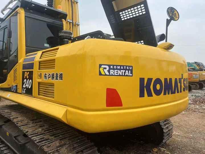 Used Good Quality Japan Original PC240-8 in Good Condition PC240-8 Komatsu - Pásové rýpadlo: obrázek 2 Used Good Quality Japan Original PC240-8 in Good Condition PC240-8 Komatsu - Pásové rýpadlo: obrázek 2
