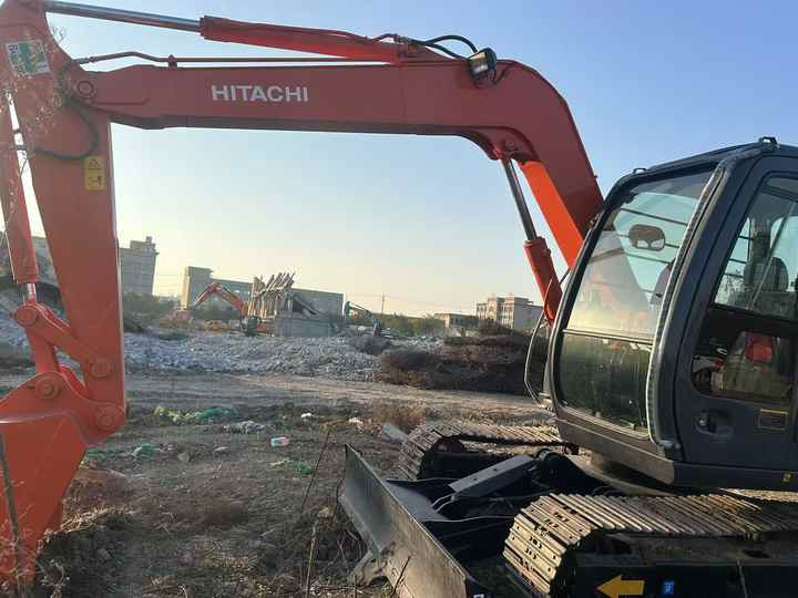 Used HITACHI ZX70 Model Mini Excavator Second Hand Machine Popular Brand Japan Hitachi Hydraulic Machinery - Rýpadlo: obrázek 2 Used HITACHI ZX70 Model Mini Excavator Second Hand Machine Popular Brand Japan Hitachi Hydraulic Machinery - Rýpadlo: obrázek 2