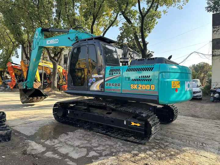 Used Japan Original Brand Kobelco Sk200-8 Excavator in High Quality for Sale High Working Efficiency - Pásové rýpadlo: obrázek 4 Used Japan Original Brand Kobelco Sk200-8 Excavator in High Quality for Sale High Working Efficiency - Pásové rýpadlo: obrázek 4