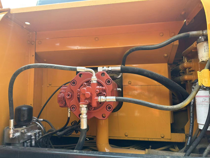 Used Korea Brand hyundai 305-9 Excavator 30tons with High Power and Excellent Performance Hot Sale - Pásové rýpadlo: obrázek 2 Used Korea Brand hyundai 305-9 Excavator 30tons with High Power and Excellent Performance Hot Sale - Pásové rýpadlo: obrázek 2