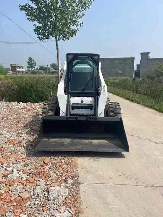 Very Low Price American Brand Used Bobcat S330 Skid Steer Loader with Superior Performance for Sale S160/S180/S300 in Stock - Smykový nakladač: obrázek 2 Very Low Price American Brand Used Bobcat S330 Skid Steer Loader with Superior Performance for Sale S160/S180/S300 in Stock - Smykový nakladač: obrázek 2