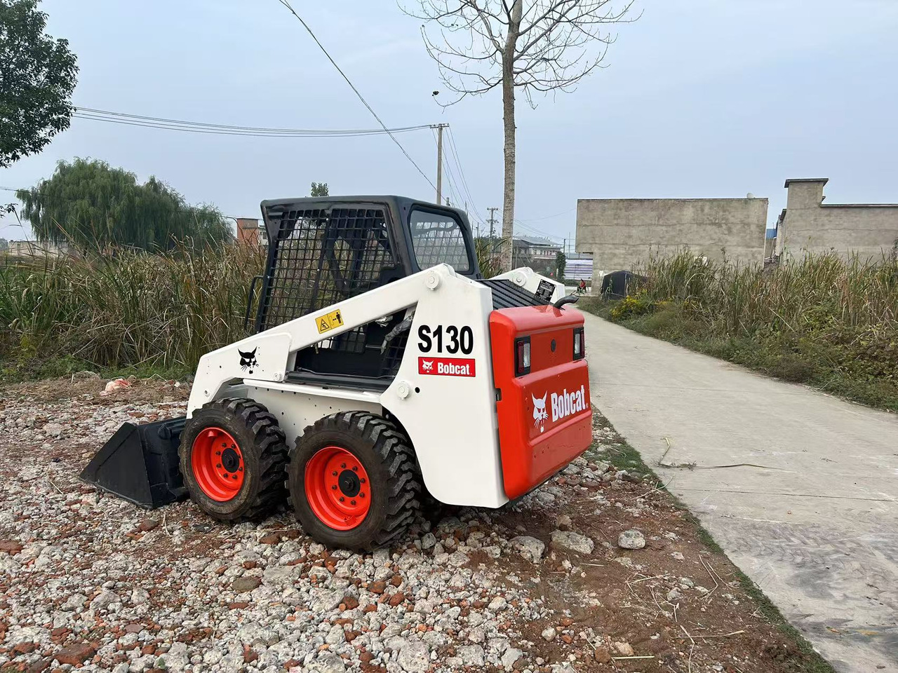 BOBCAT S130 - Smykový nakladač: obrázek 4 BOBCAT S130 - Smykový nakladač: obrázek 4