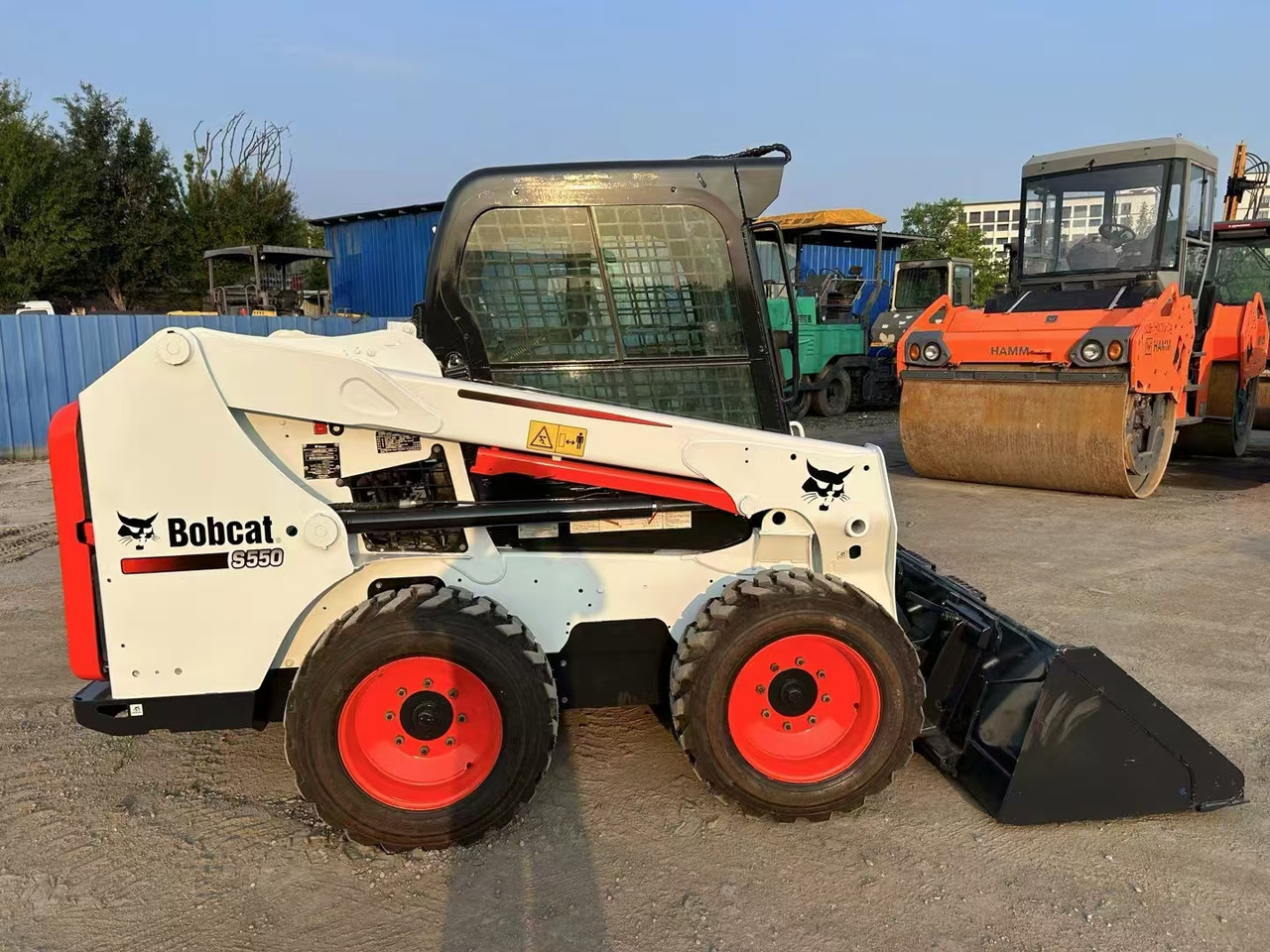 BOBCAT S550 - Smykový nakladač: obrázek 4 BOBCAT S550 - Smykový nakladač: obrázek 4