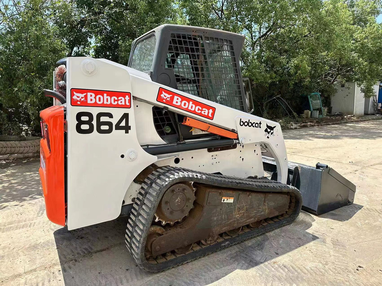BOBCAT T864 - Smykový nakladač: obrázek 2 BOBCAT T864 - Smykový nakladač: obrázek 2