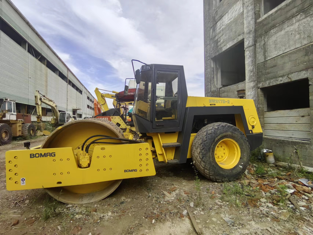 BOMAG BW217D - Silniční válec: obrázek 2 BOMAG BW217D - Silniční válec: obrázek 2
