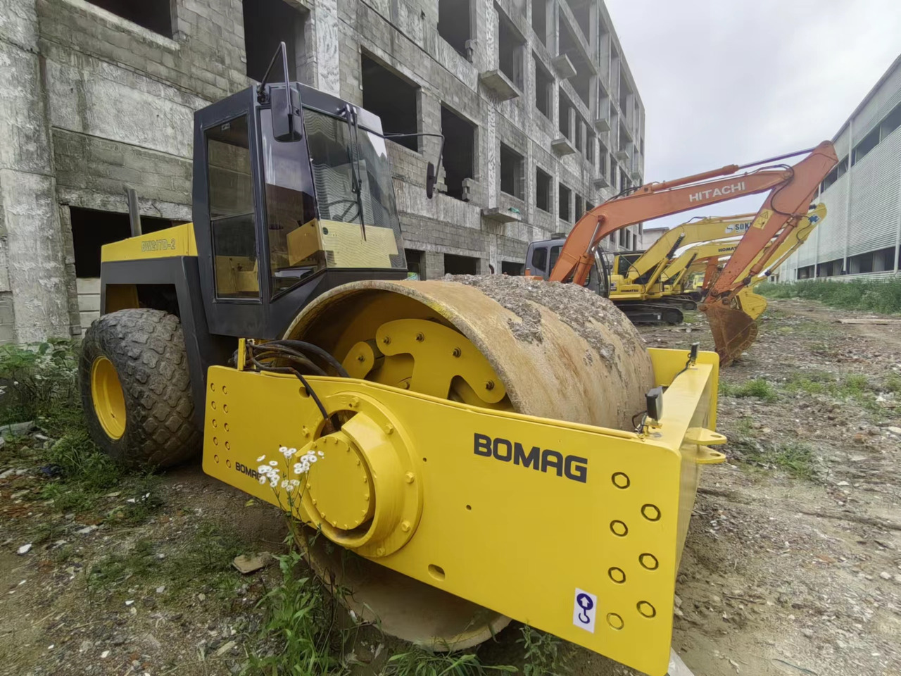 BOMAG BW217D - Silniční válec: obrázek 3 BOMAG BW217D - Silniční válec: obrázek 3