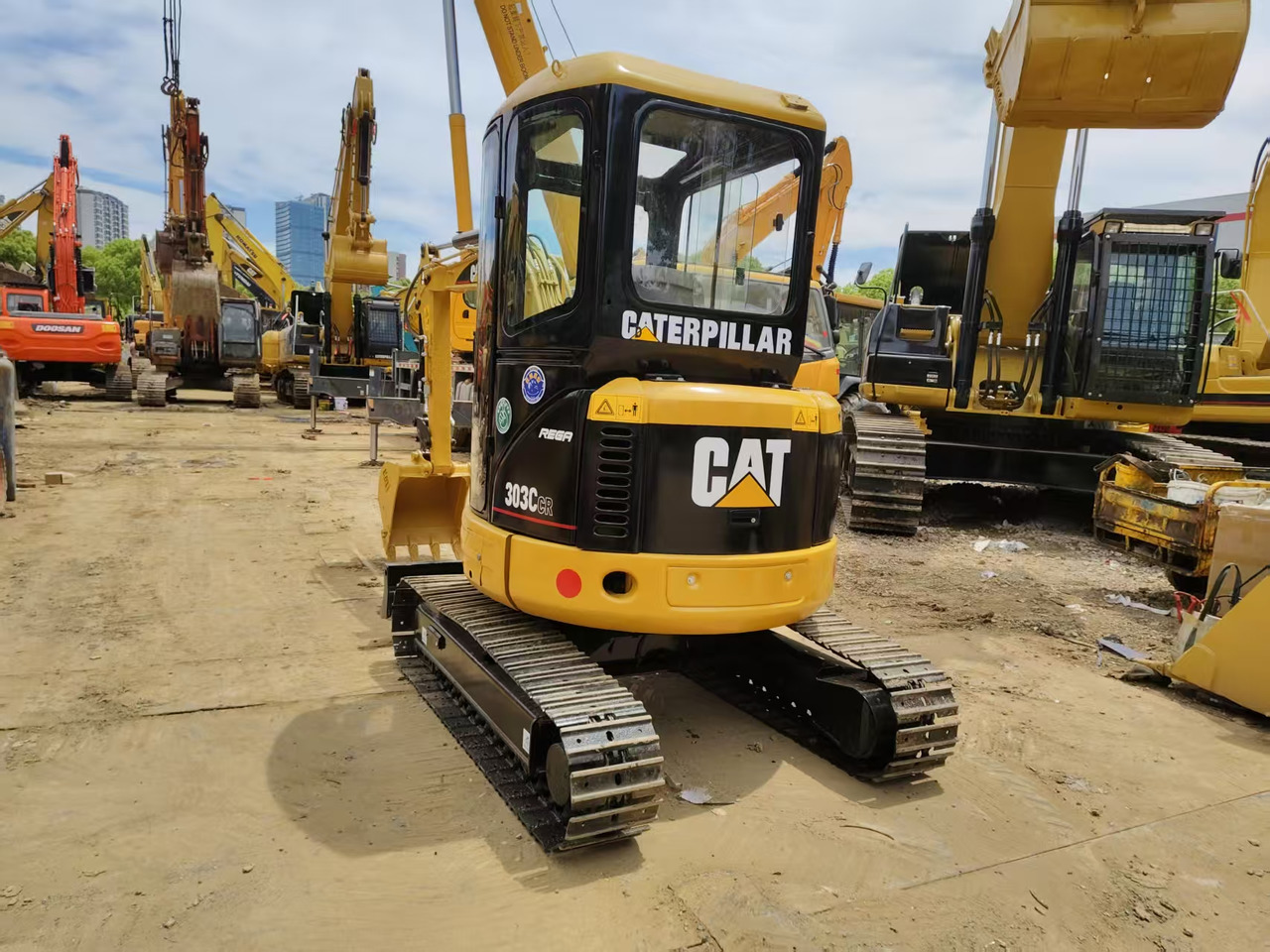 CATERPILLAR 303CR - Mini rýpadlo: obrázek 5 CATERPILLAR 303CR - Mini rýpadlo: obrázek 5