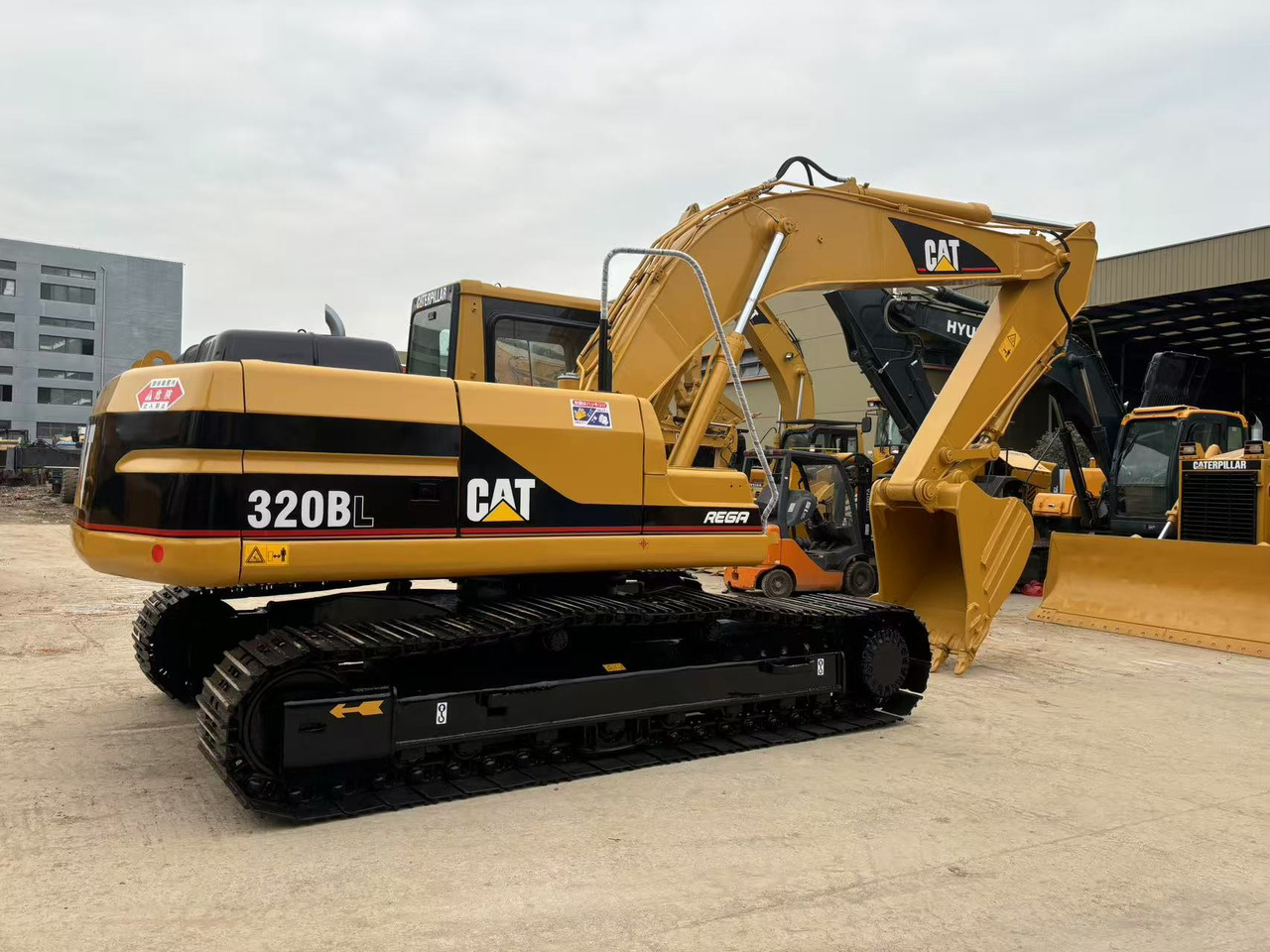CATERPILLAR 320B - Pásové rýpadlo: obrázek 1 CATERPILLAR 320B - Pásové rýpadlo: obrázek 1