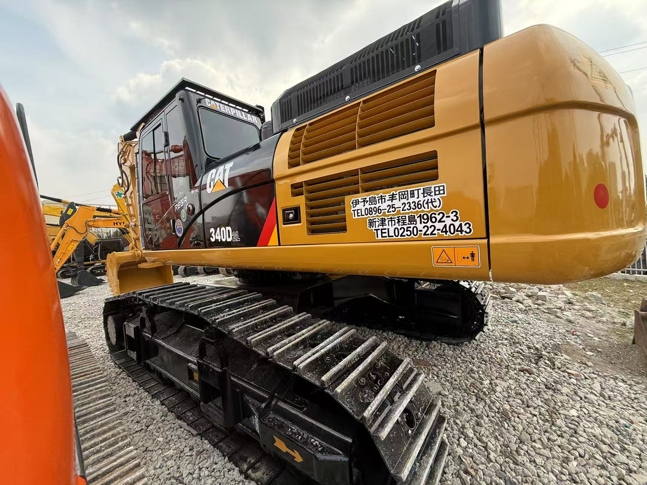 CATERPILLAR 340D2 - Pásové rýpadlo: obrázek 3 CATERPILLAR 340D2 - Pásové rýpadlo: obrázek 3