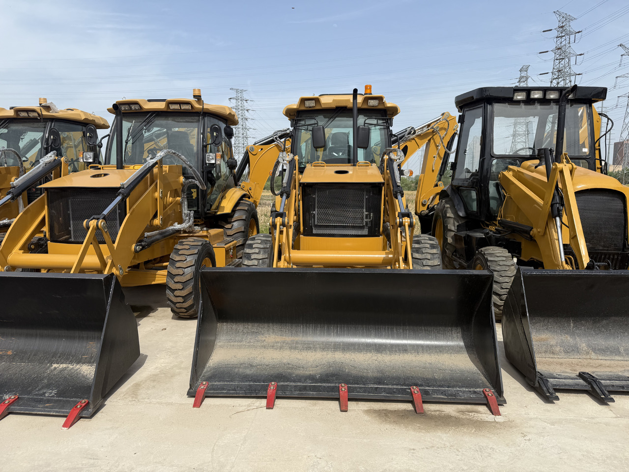 CATERPILLAR 416F - Rýpadlo-nakladač: obrázek 4 CATERPILLAR 416F - Rýpadlo-nakladač: obrázek 4