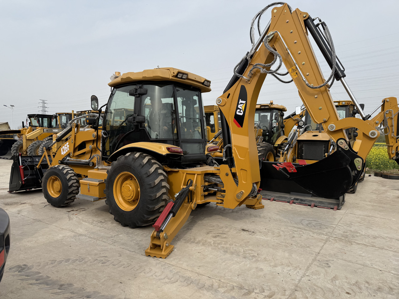 CATERPILLAR 426F - Rýpadlo-nakladač: obrázek 2 CATERPILLAR 426F - Rýpadlo-nakladač: obrázek 2