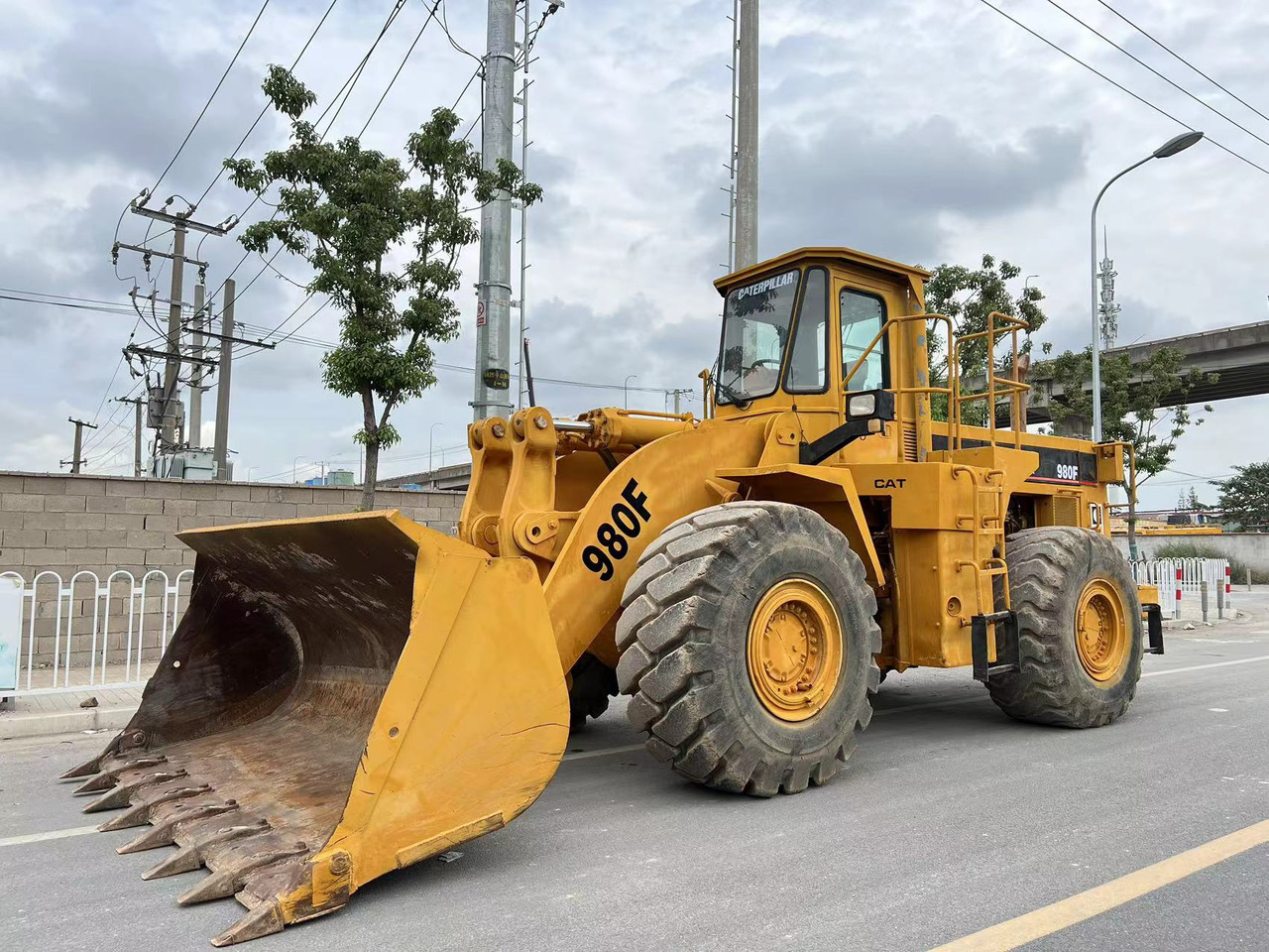 CATERPILLAR 980F - Pásový nakladač: obrázek 1 CATERPILLAR 980F - Pásový nakladač: obrázek 1