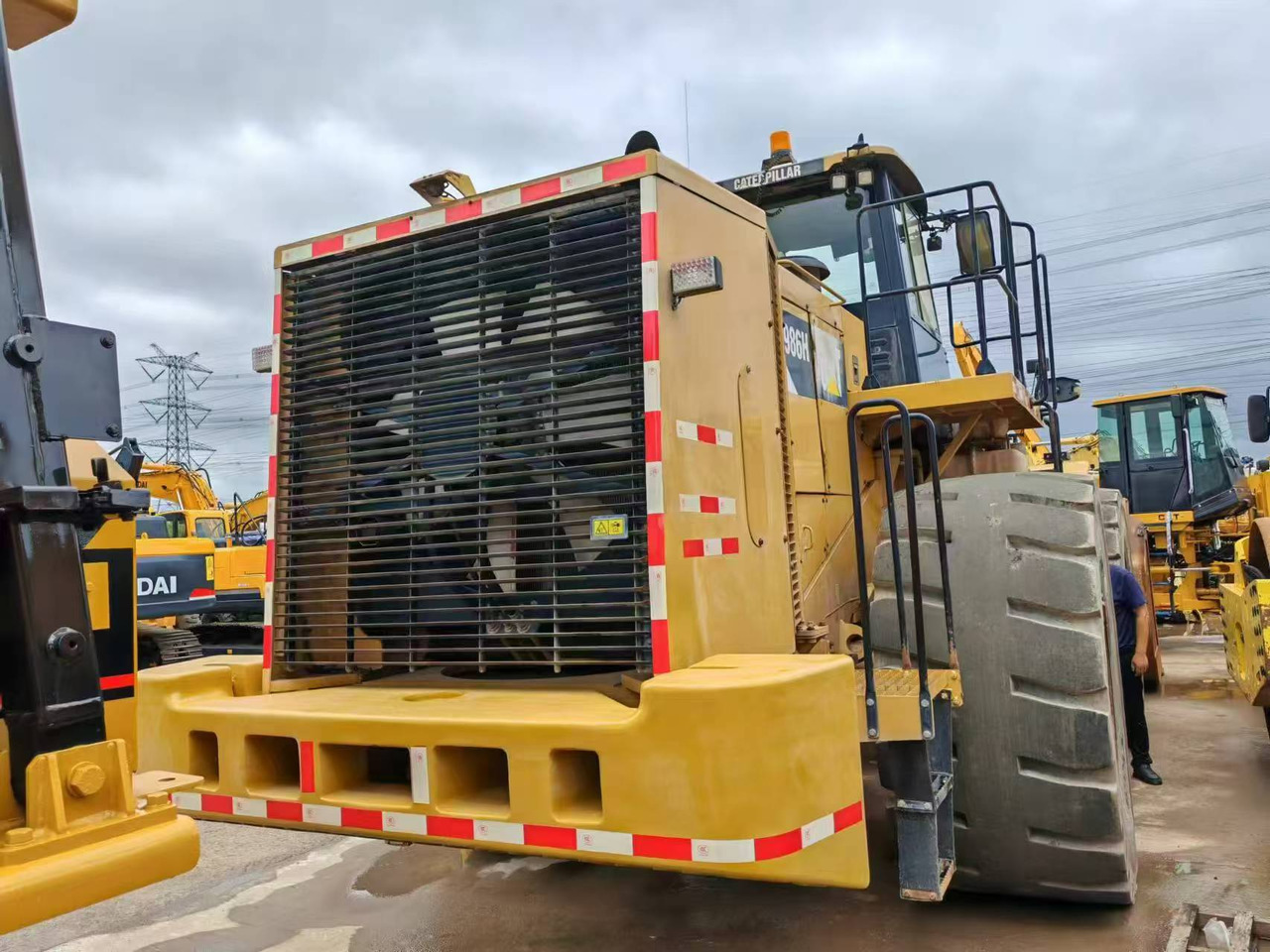 CATERPILLAR 986H - Pásový nakladač: obrázek 3 CATERPILLAR 986H - Pásový nakladač: obrázek 3