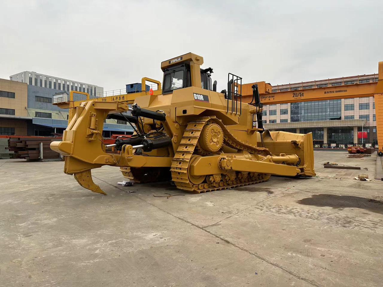 CATERPILLAR D10R - Buldozer: obrázek 2 CATERPILLAR D10R - Buldozer: obrázek 2