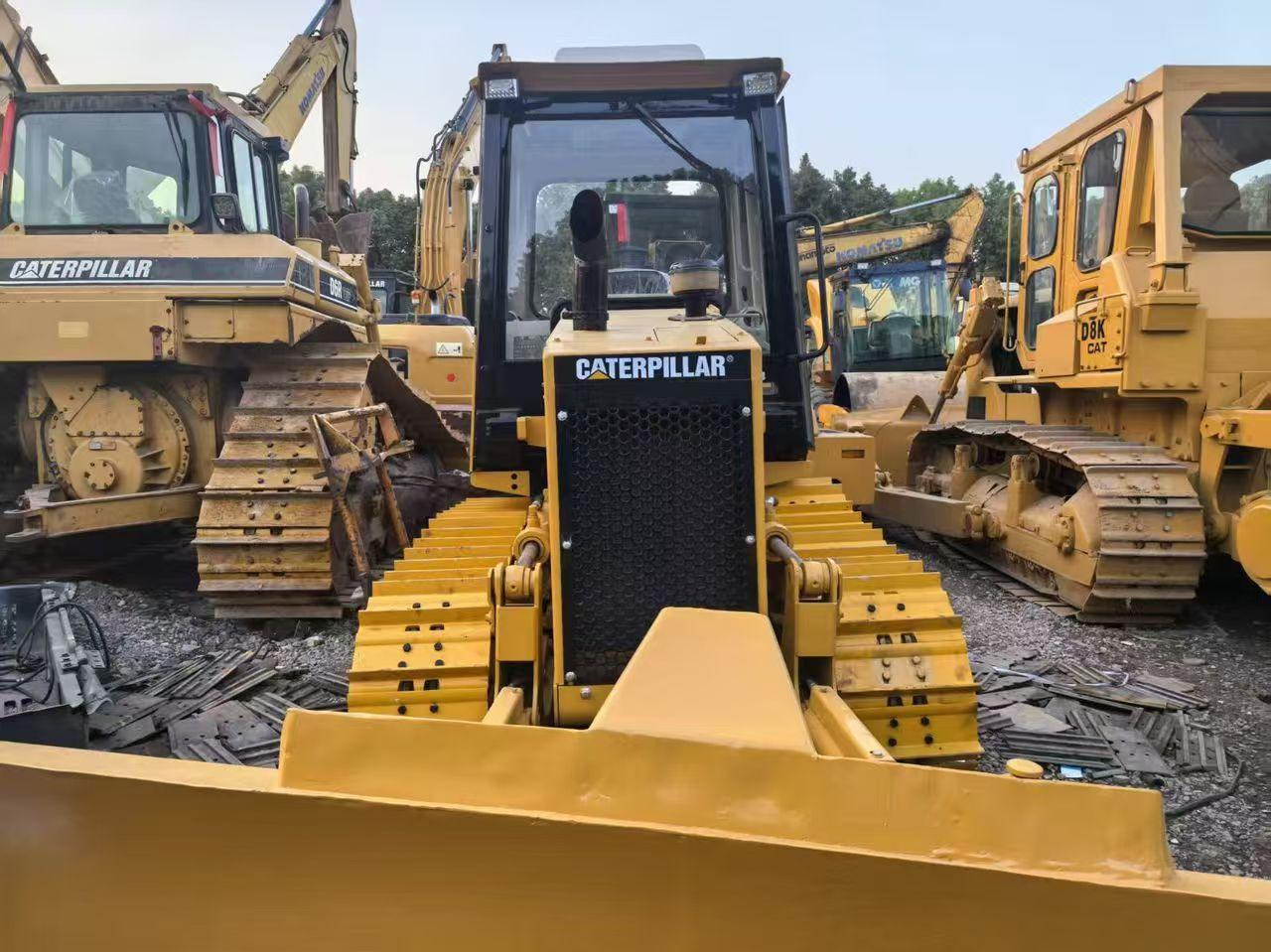 CATERPILLAR D3C - Buldozer: obrázek 4 CATERPILLAR D3C - Buldozer: obrázek 4