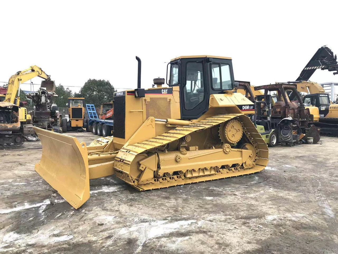 CATERPILLAR D6M - Buldozer: obrázek 4 CATERPILLAR D6M - Buldozer: obrázek 4