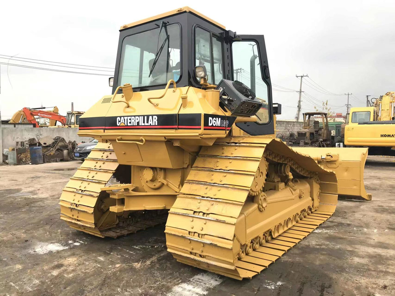 CATERPILLAR D6M - Buldozer: obrázek 3 CATERPILLAR D6M - Buldozer: obrázek 3
