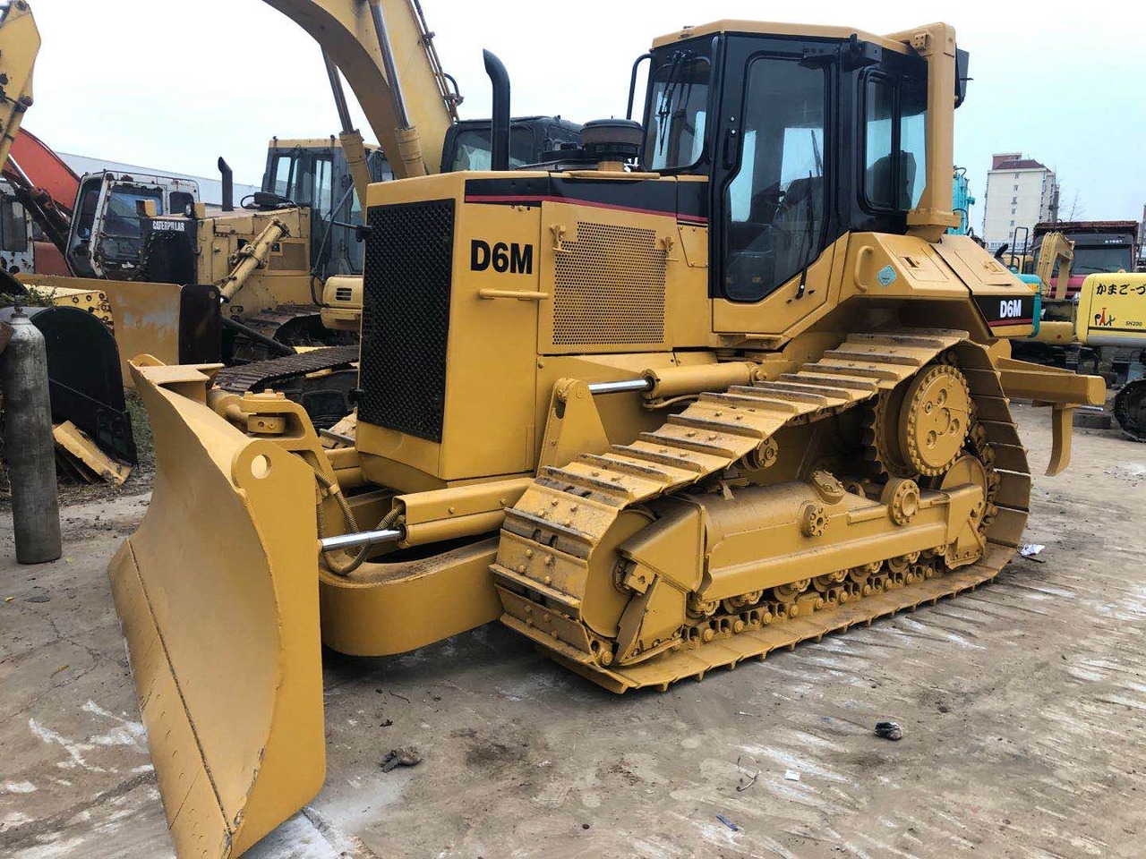 CATERPILLAR D6M - Buldozer: obrázek 4 CATERPILLAR D6M - Buldozer: obrázek 4