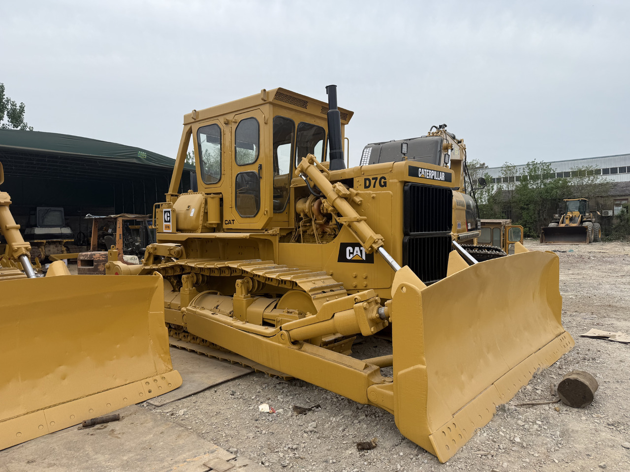CATERPILLAR D7G - Buldozer: obrázek 1 CATERPILLAR D7G - Buldozer: obrázek 1