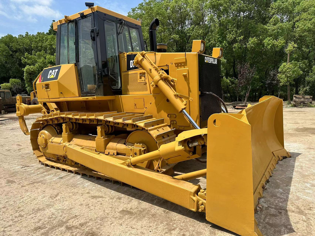 CATERPILLAR D7G2 - Buldozer: obrázek 2 CATERPILLAR D7G2 - Buldozer: obrázek 2