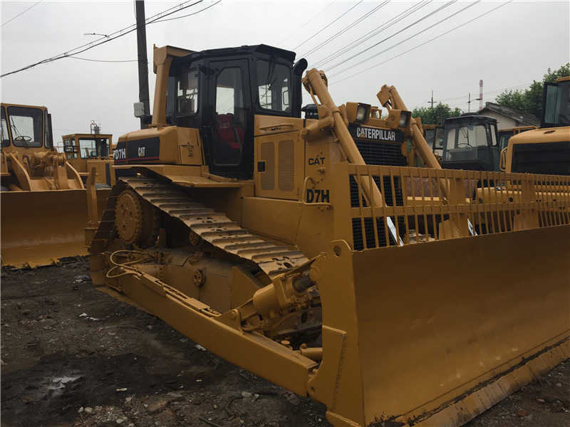 CATERPILLAR D7H - Buldozer: obrázek 5 CATERPILLAR D7H - Buldozer: obrázek 5