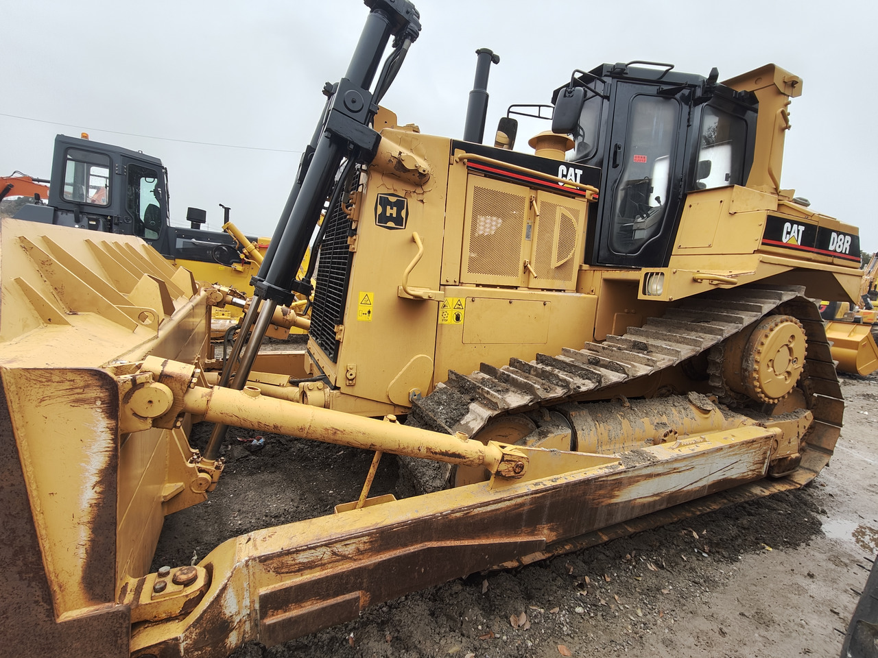 CATERPILLAR D8R - Buldozer: obrázek 5 CATERPILLAR D8R - Buldozer: obrázek 5