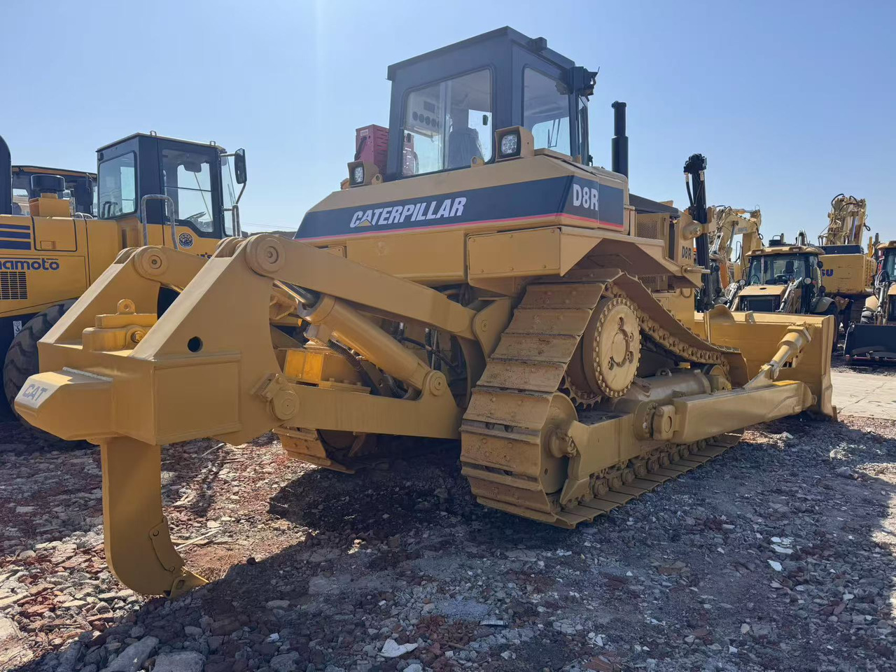 CATERPILLAR D8R - Buldozer: obrázek 4 CATERPILLAR D8R - Buldozer: obrázek 4