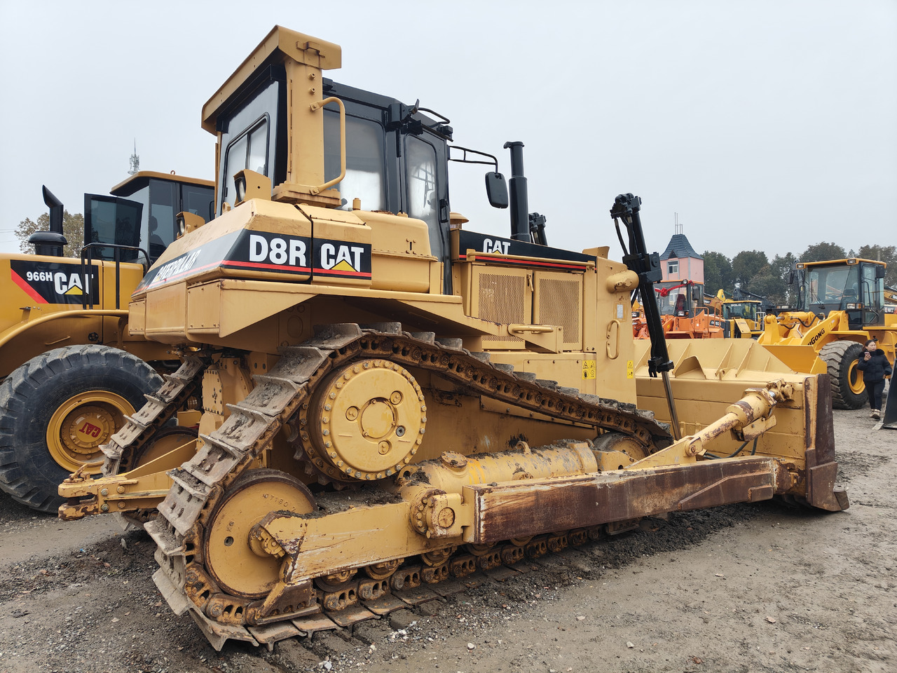 CATERPILLAR D8R - Buldozer: obrázek 1 CATERPILLAR D8R - Buldozer: obrázek 1