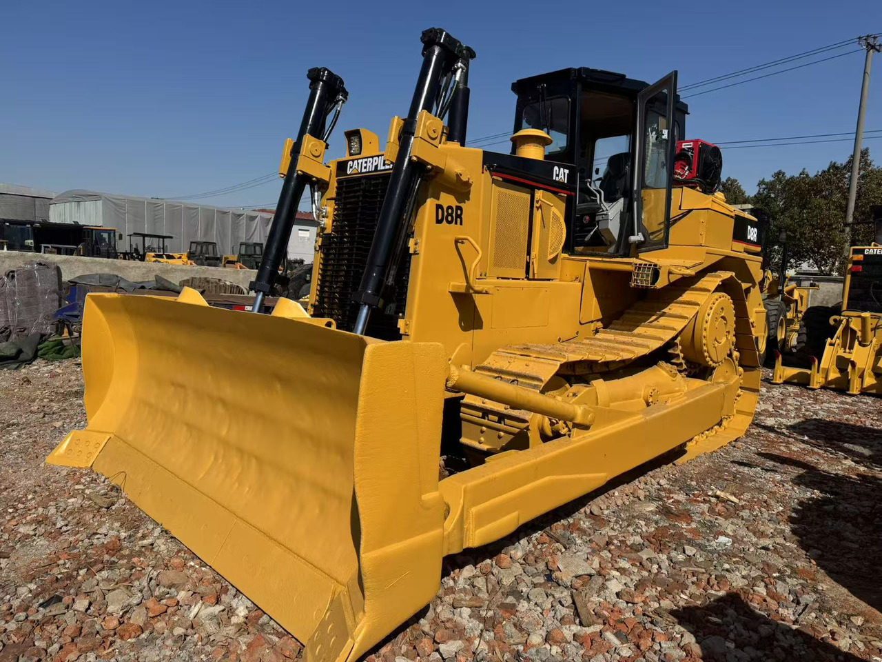 CATERPILLAR D8R - Buldozer: obrázek 1 CATERPILLAR D8R - Buldozer: obrázek 1