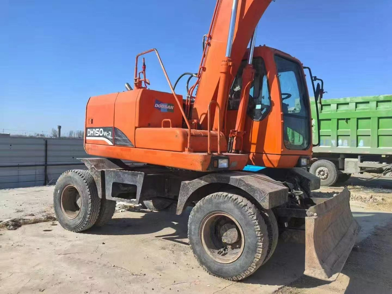 DOOSAN DH150W-7 - Kolesové rýpadlo: obrázek 1 DOOSAN DH150W-7 - Kolesové rýpadlo: obrázek 1