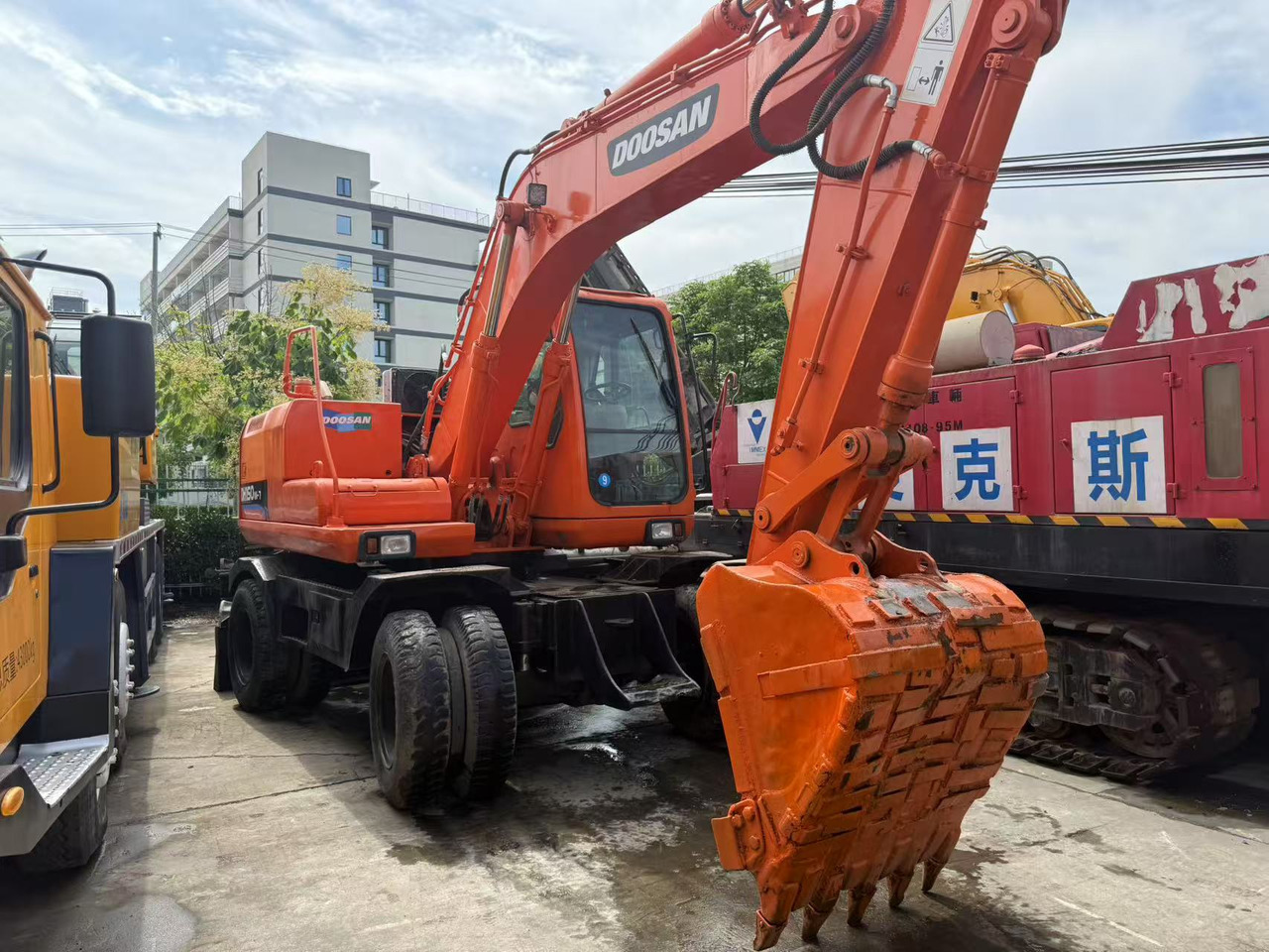 DOOSAN DH150W-7 - Kolesové rýpadlo: obrázek 4 DOOSAN DH150W-7 - Kolesové rýpadlo: obrázek 4