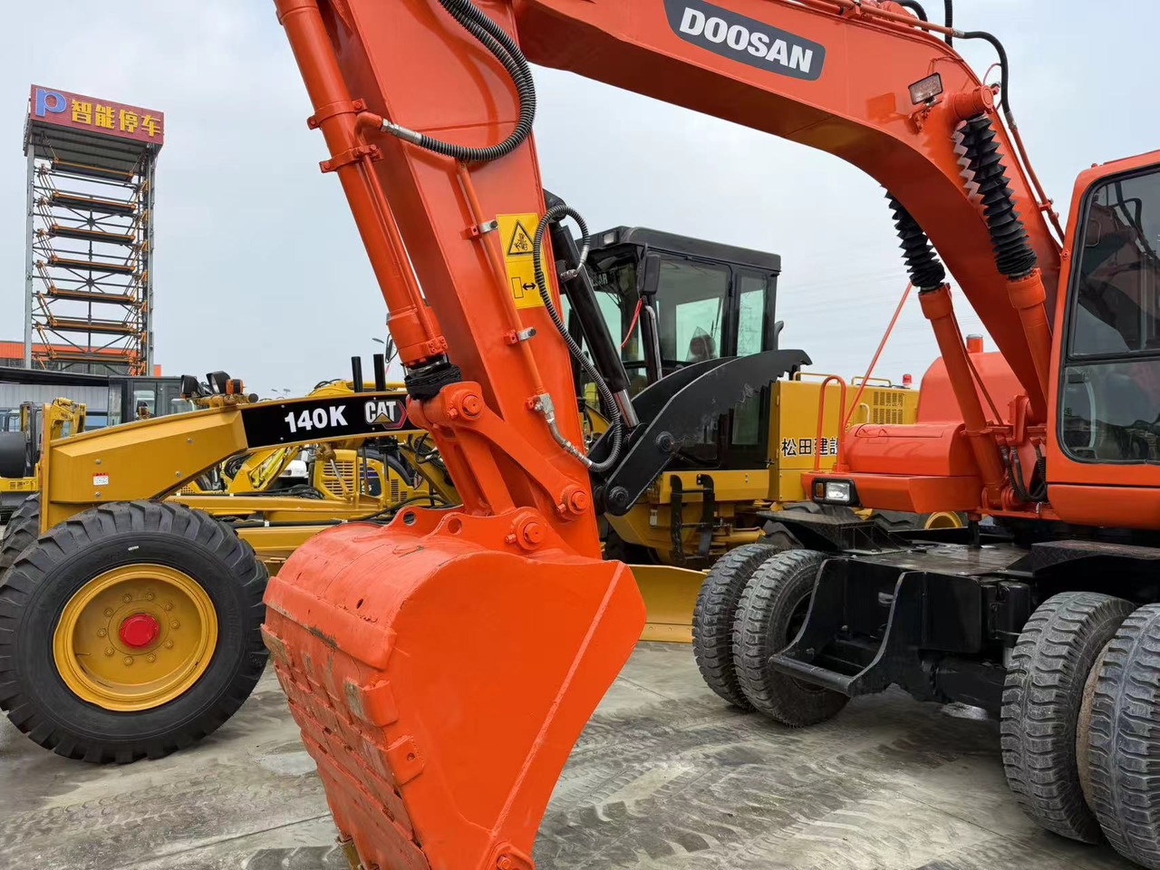 DOOSAN DH150W-7 - Kolesové rýpadlo: obrázek 2 DOOSAN DH150W-7 - Kolesové rýpadlo: obrázek 2