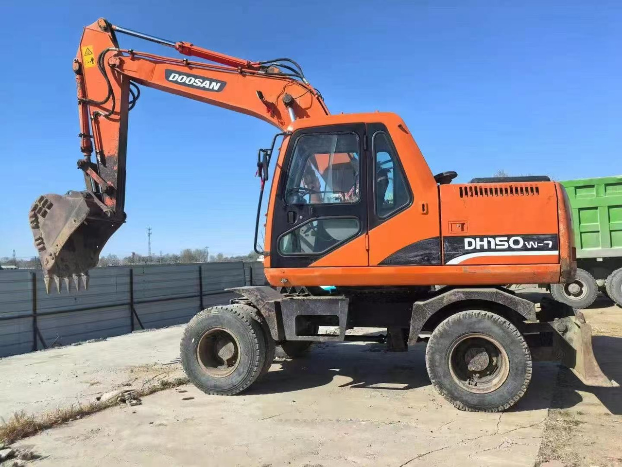 DOOSAN DH150W-7 - Kolesové rýpadlo: obrázek 3 DOOSAN DH150W-7 - Kolesové rýpadlo: obrázek 3