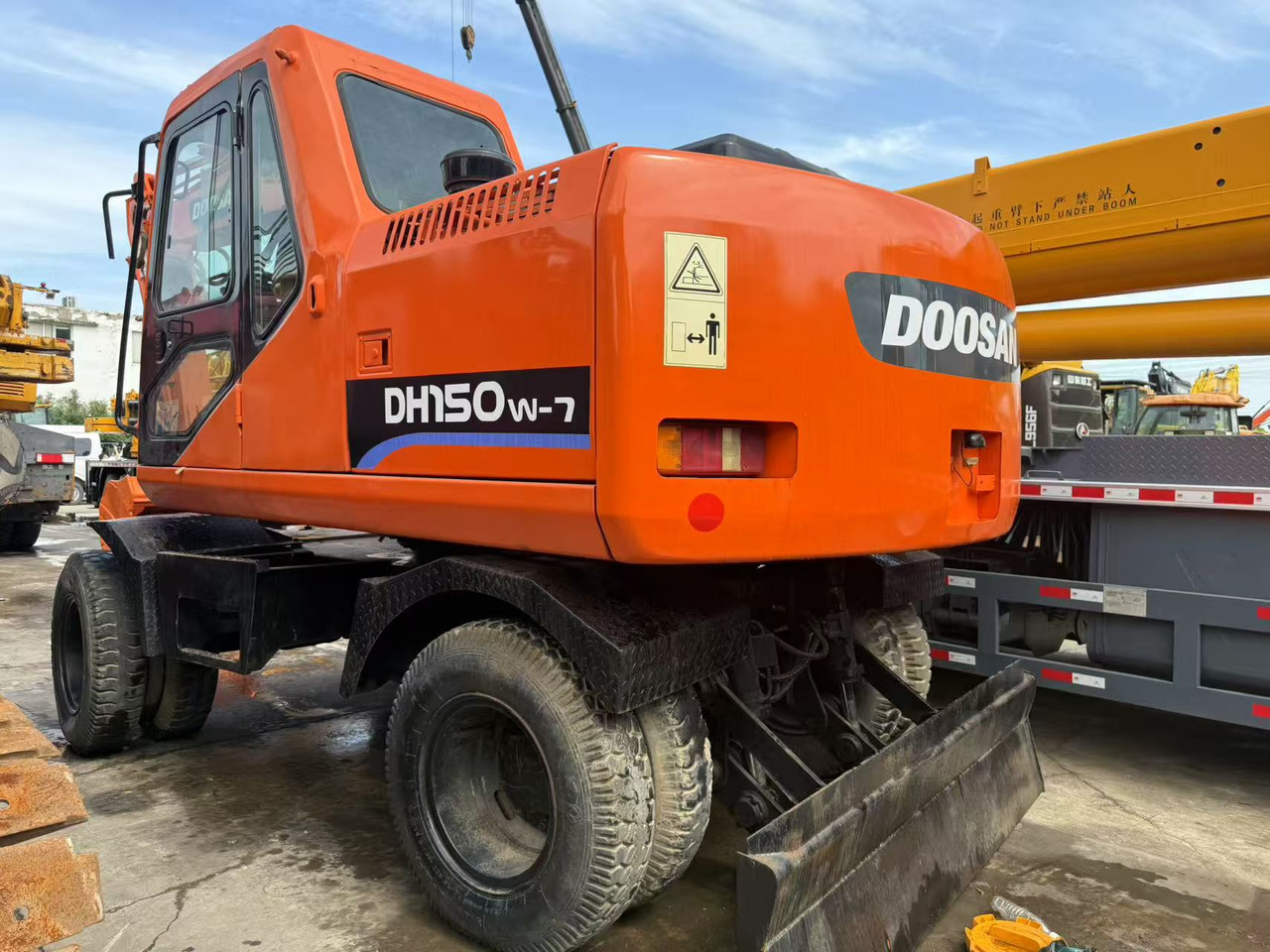 DOOSAN DH150W-7 - Kolesové rýpadlo: obrázek 3 DOOSAN DH150W-7 - Kolesové rýpadlo: obrázek 3