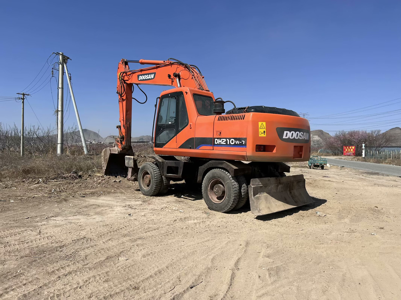 DOOSAN DH210W-7 - Kolesové rýpadlo: obrázek 3 DOOSAN DH210W-7 - Kolesové rýpadlo: obrázek 3
