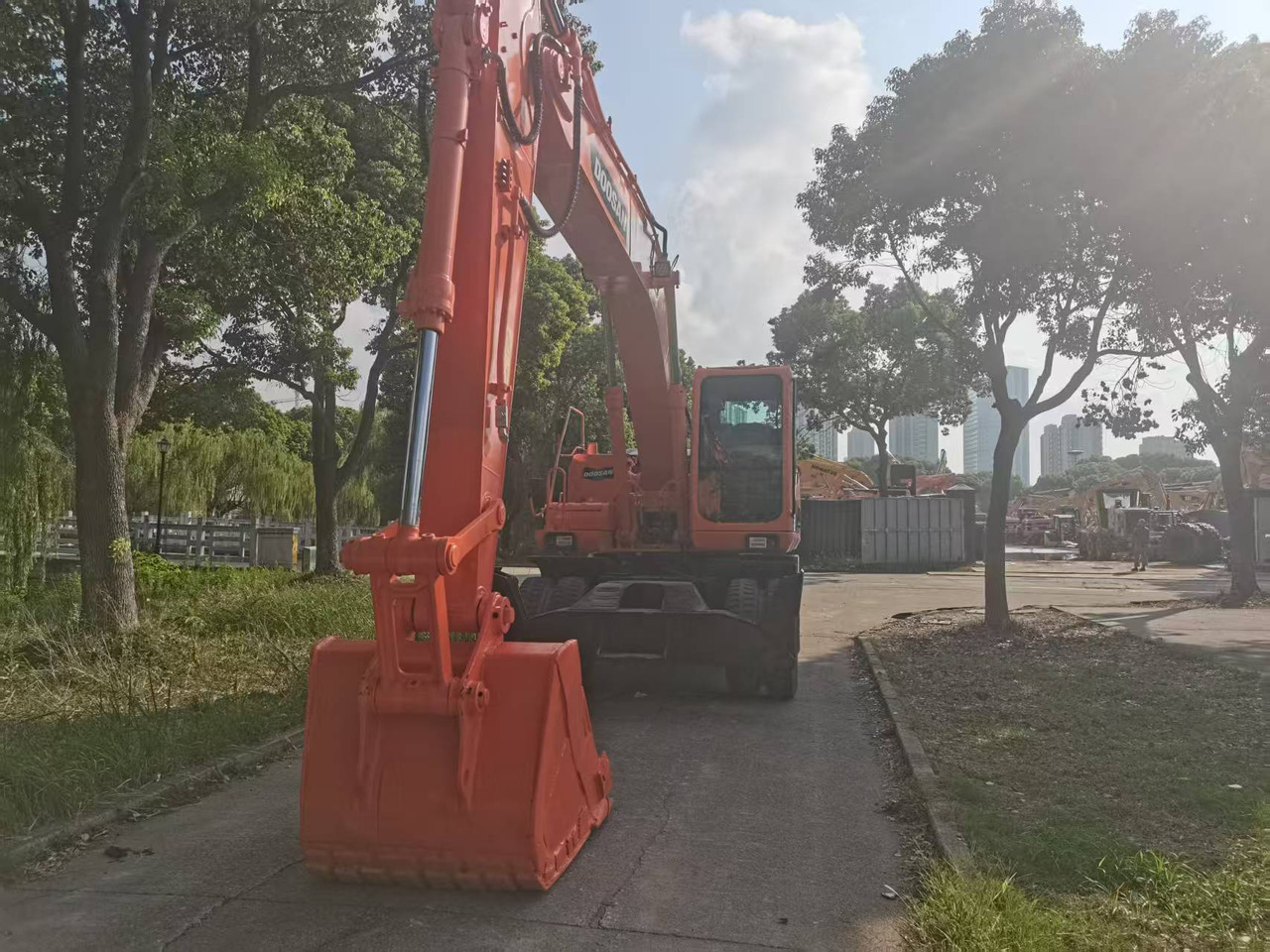 DOOSAN DH210W-9C - Kolesové rýpadlo: obrázek 1 DOOSAN DH210W-9C - Kolesové rýpadlo: obrázek 1