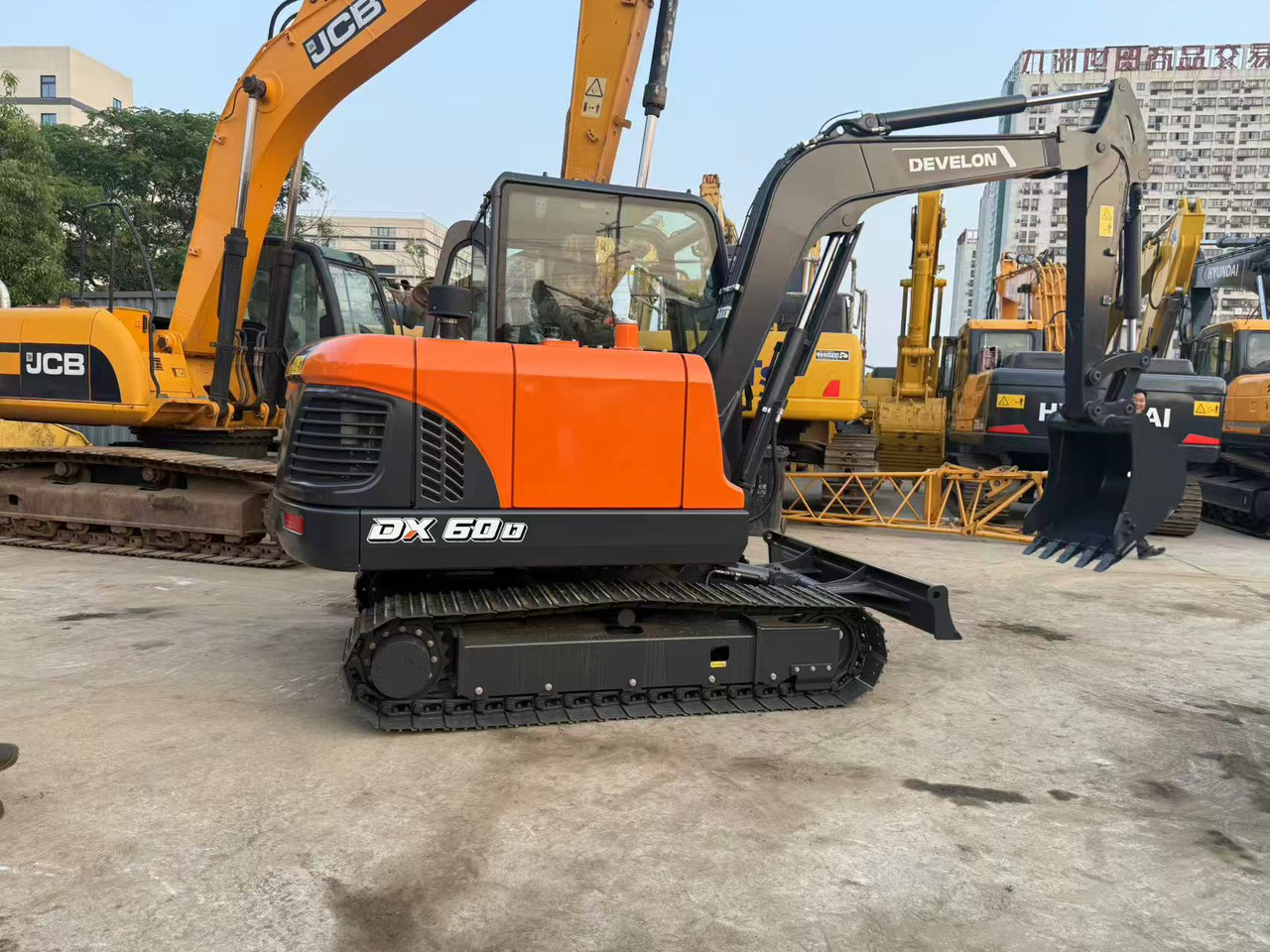 DOOSAN DX60D-10 - Mini rýpadlo: obrázek 4 DOOSAN DX60D-10 - Mini rýpadlo: obrázek 4