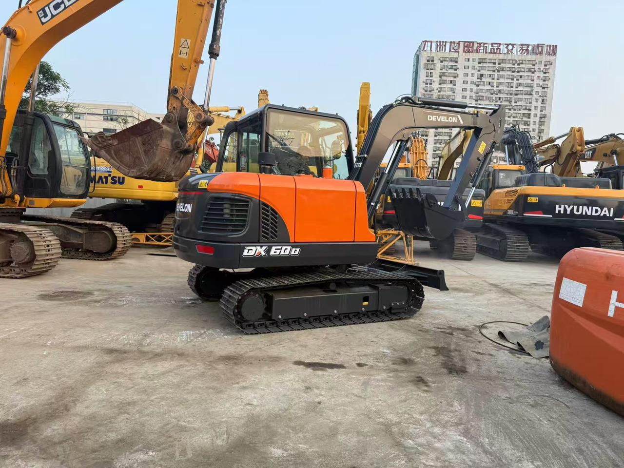 DOOSAN DX60D-10 - Mini rýpadlo: obrázek 2 DOOSAN DX60D-10 - Mini rýpadlo: obrázek 2