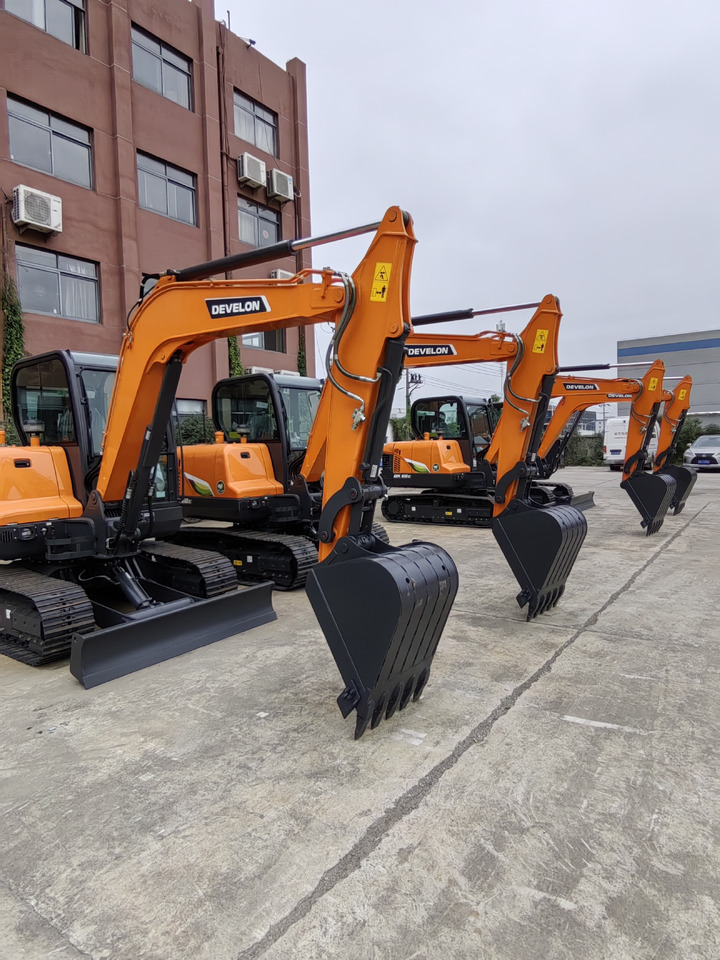 DOOSAN DX60E-10N - Pásové rýpadlo: obrázek 1 DOOSAN DX60E-10N - Pásové rýpadlo: obrázek 1
