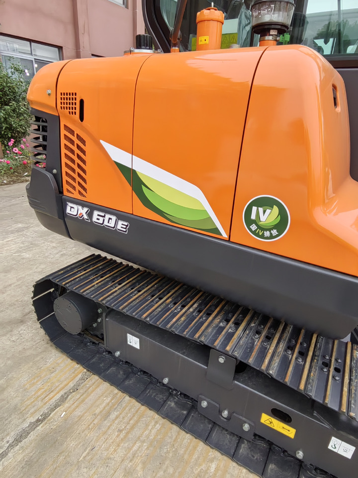 DOOSAN DX60E-10N - Pásové rýpadlo: obrázek 3 DOOSAN DX60E-10N - Pásové rýpadlo: obrázek 3