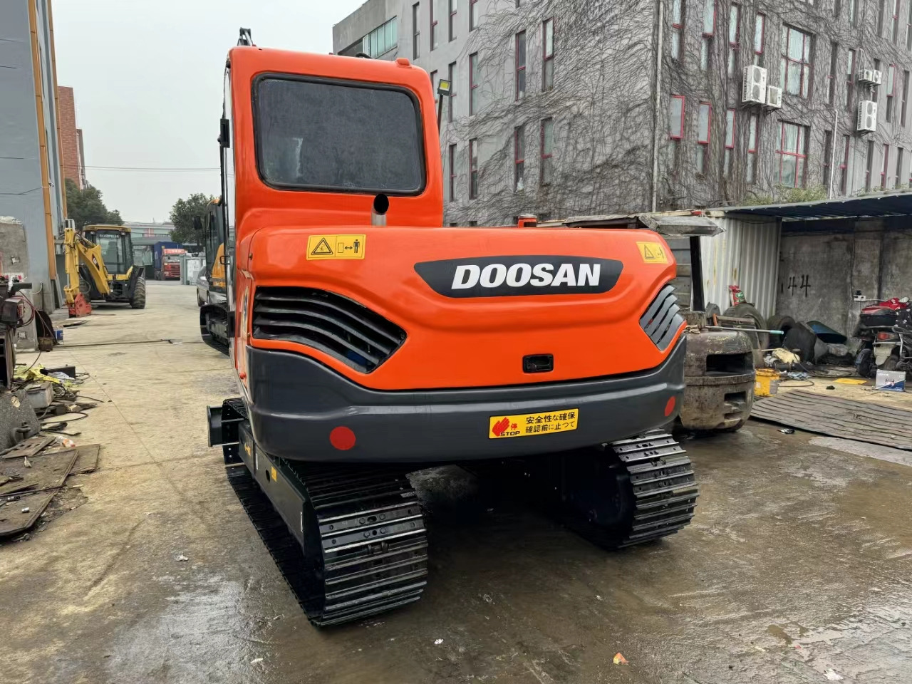 DOOSAN DX75-9C - Pásové rýpadlo: obrázek 3 DOOSAN DX75-9C - Pásové rýpadlo: obrázek 3