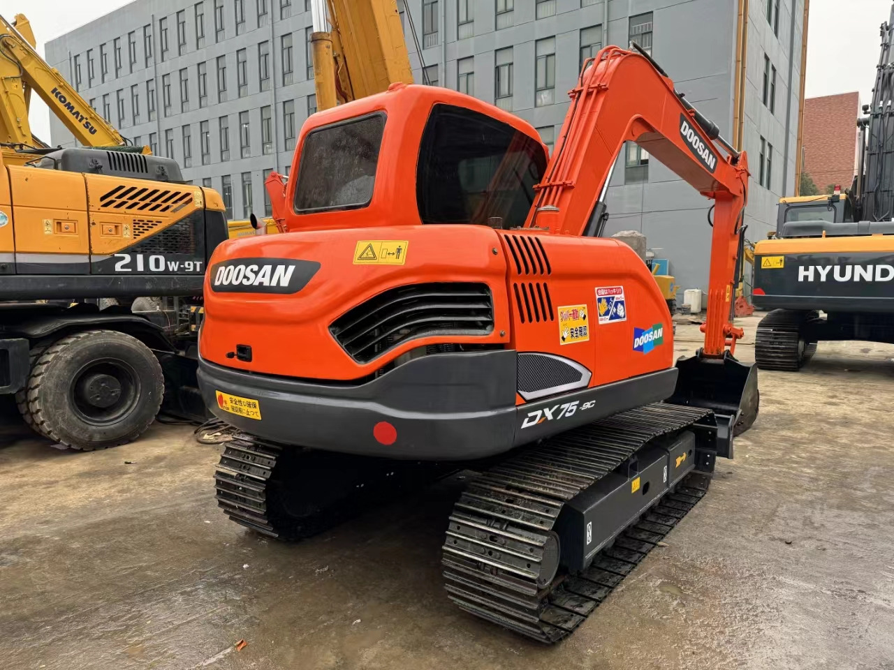 DOOSAN DX75-9C - Pásové rýpadlo: obrázek 2 DOOSAN DX75-9C - Pásové rýpadlo: obrázek 2