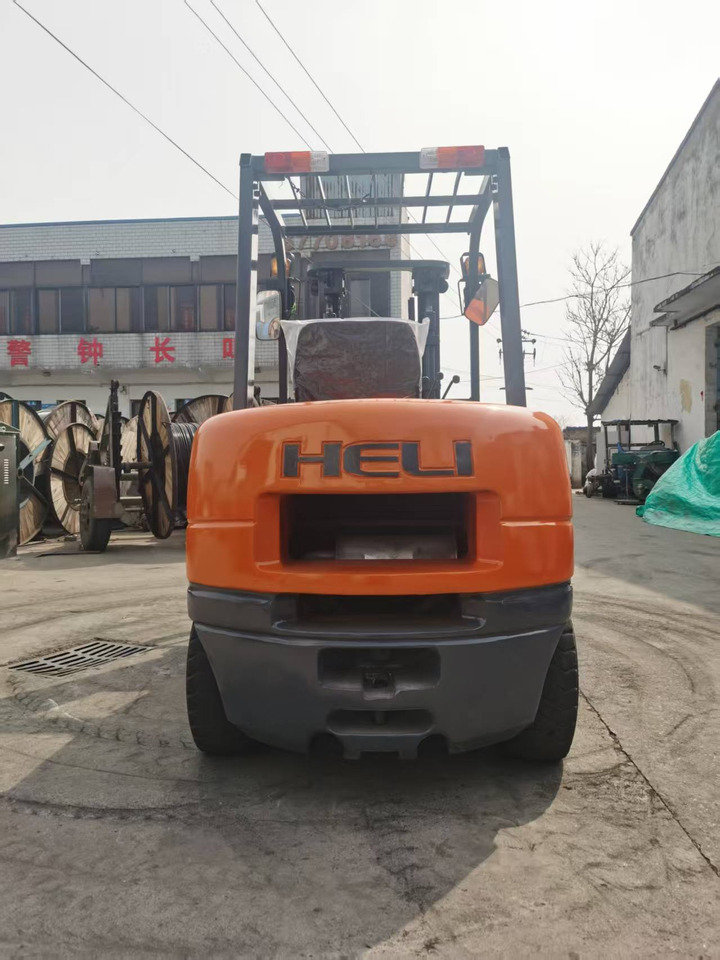 HELI 3.5-ton - Dieselový vysokozdvižný vozík: obrázek 4 HELI 3.5-ton - Dieselový vysokozdvižný vozík: obrázek 4