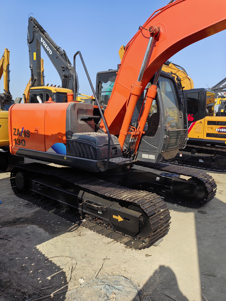 HITACHI ZX130 - Pásové rýpadlo: obrázek 1 HITACHI ZX130 - Pásové rýpadlo: obrázek 1