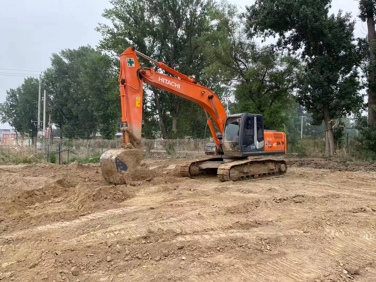 HITACHI ZX210-3G - Pásové rýpadlo: obrázek 1 HITACHI ZX210-3G - Pásové rýpadlo: obrázek 1