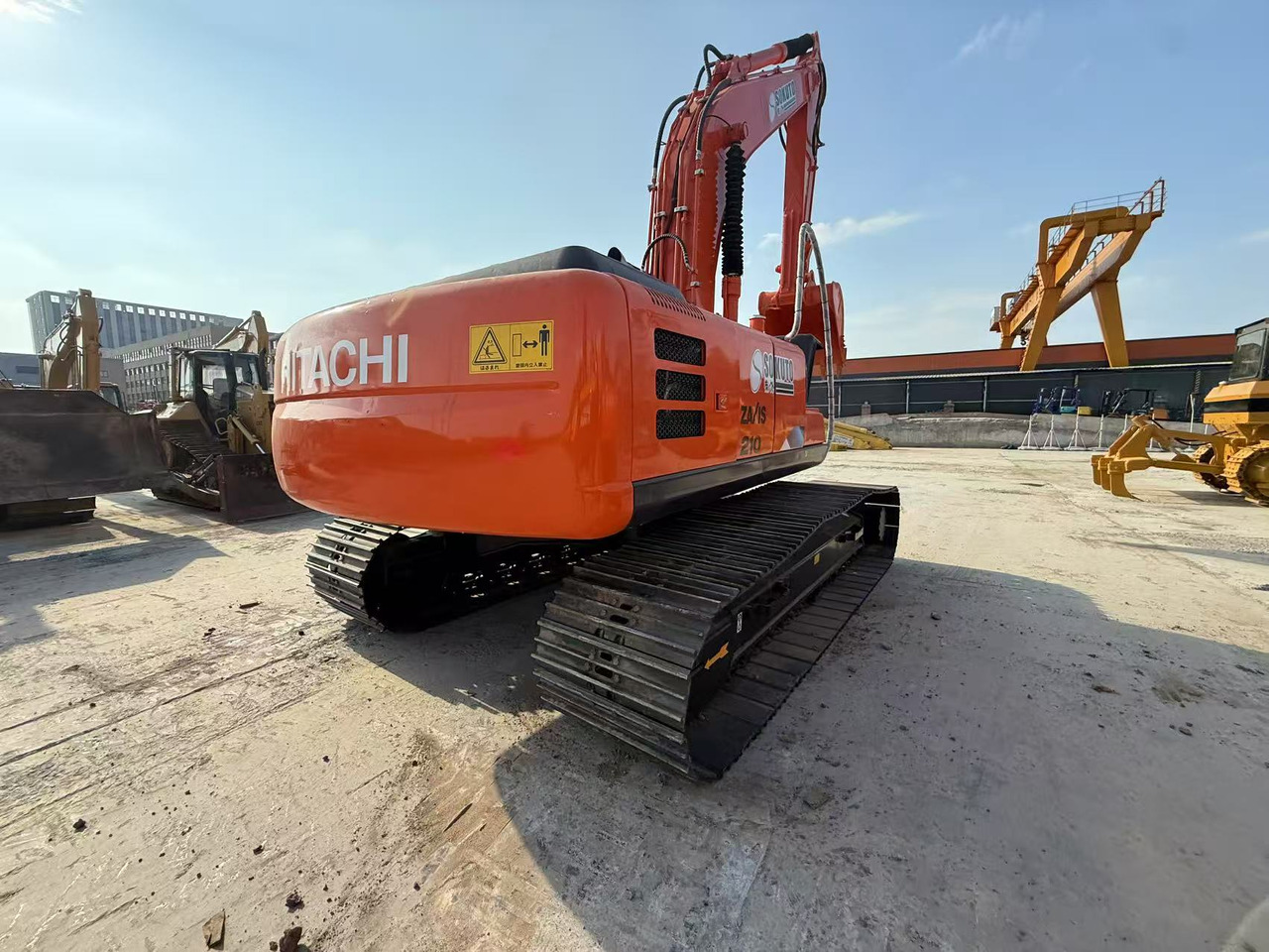 HITACHI ZX210-3G - Pásové rýpadlo: obrázek 4 HITACHI ZX210-3G - Pásové rýpadlo: obrázek 4