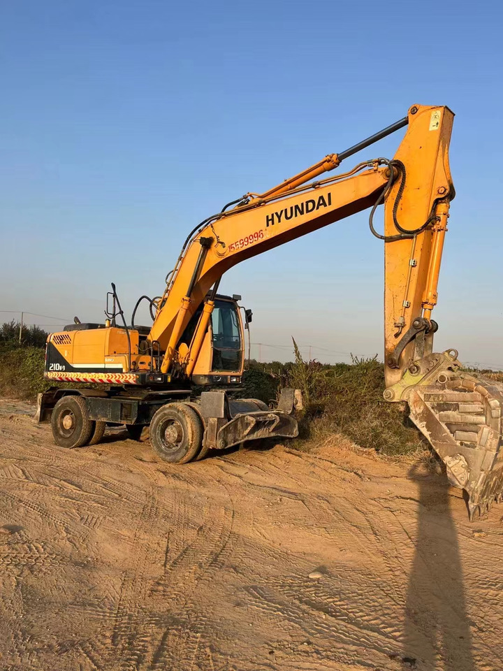 HYUNDAI R210W-9 - Kolesové rýpadlo: obrázek 4 HYUNDAI R210W-9 - Kolesové rýpadlo: obrázek 4