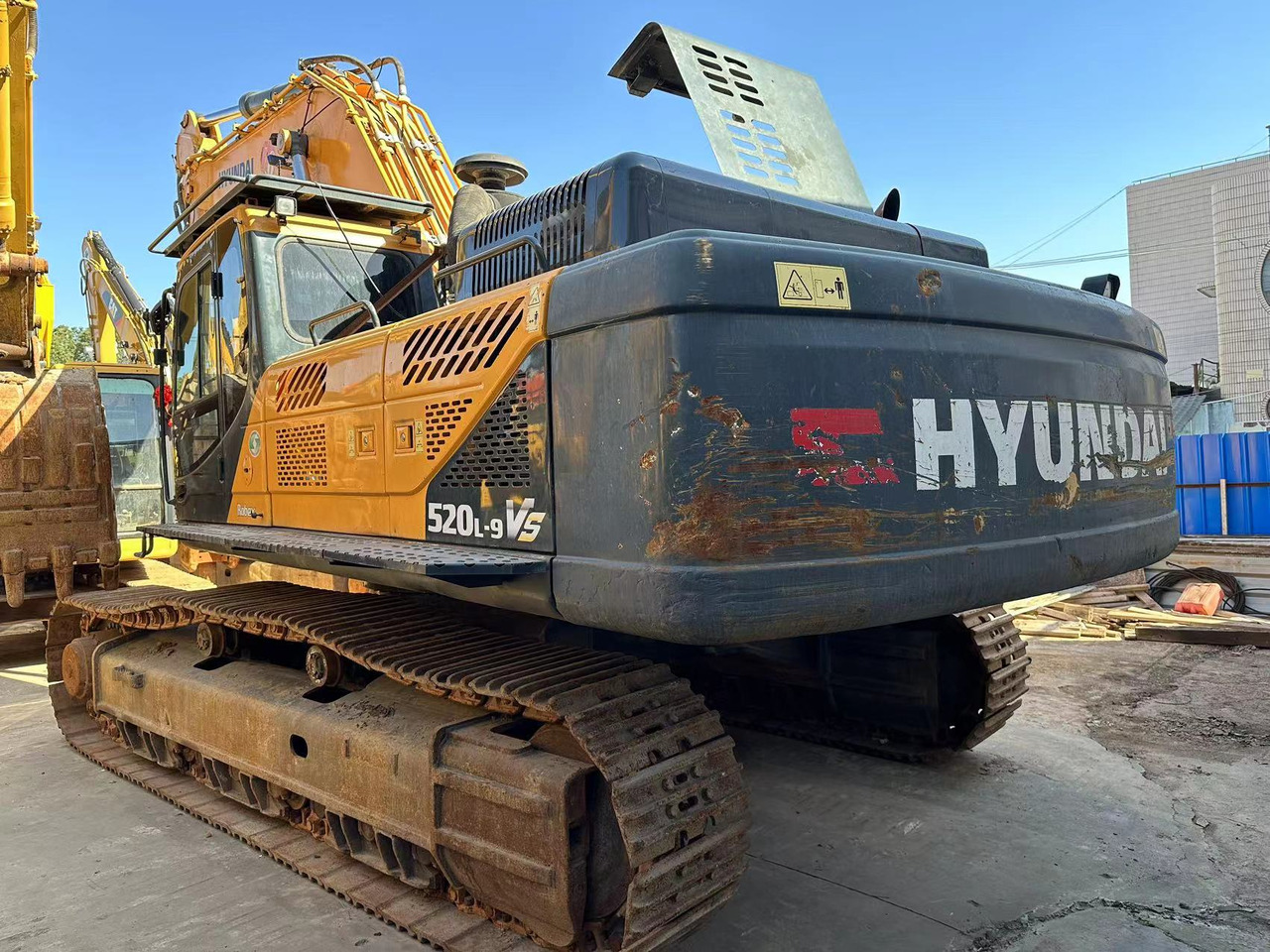 HYUNDAI R520LVS - Pásové rýpadlo: obrázek 1 HYUNDAI R520LVS - Pásové rýpadlo: obrázek 1