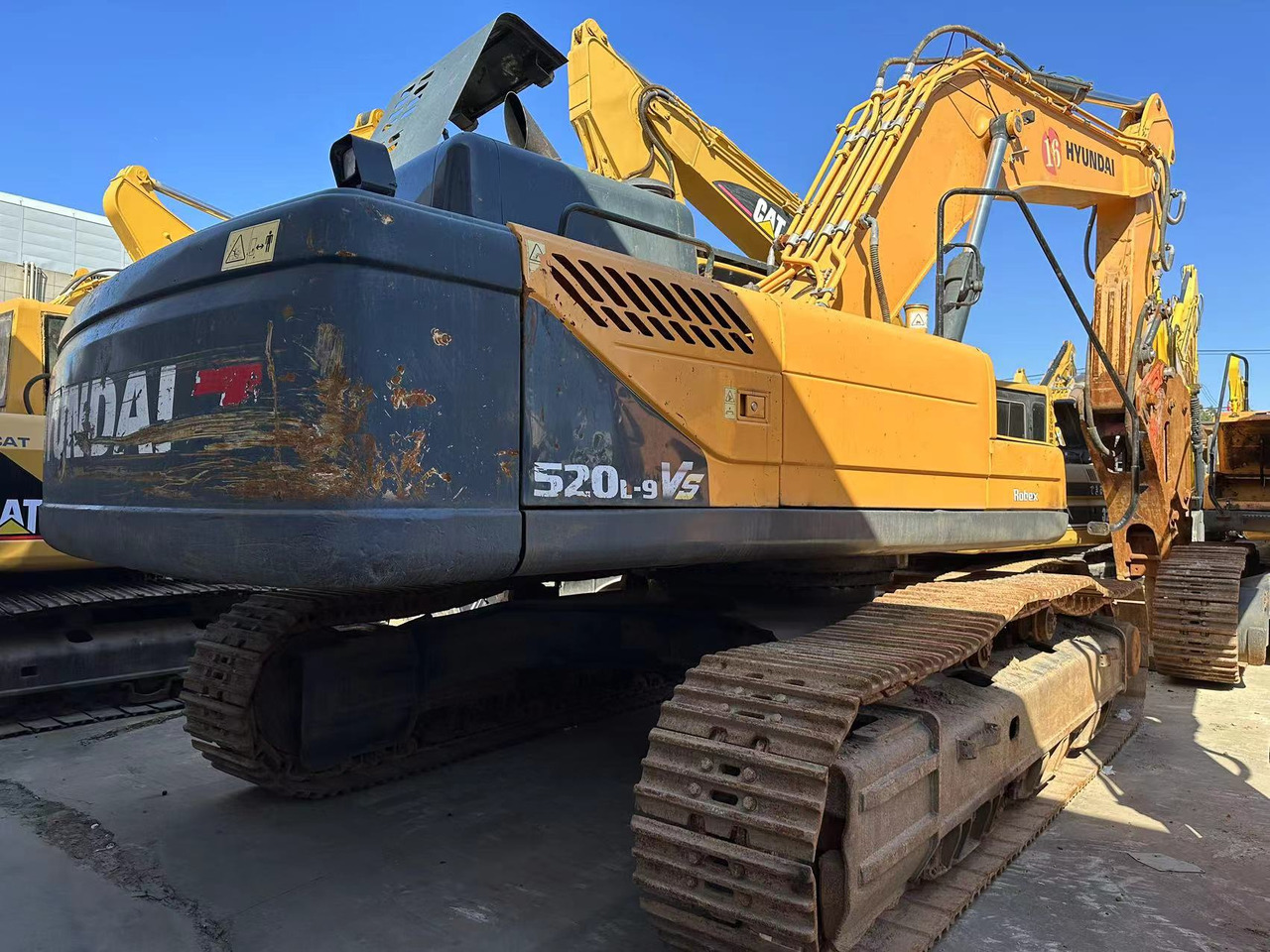 HYUNDAI R520LVS - Pásové rýpadlo: obrázek 2 HYUNDAI R520LVS - Pásové rýpadlo: obrázek 2