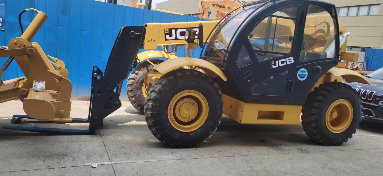 JCB 535 - Teleskopický manipulátor: obrázek 2 JCB 535 - Teleskopický manipulátor: obrázek 2